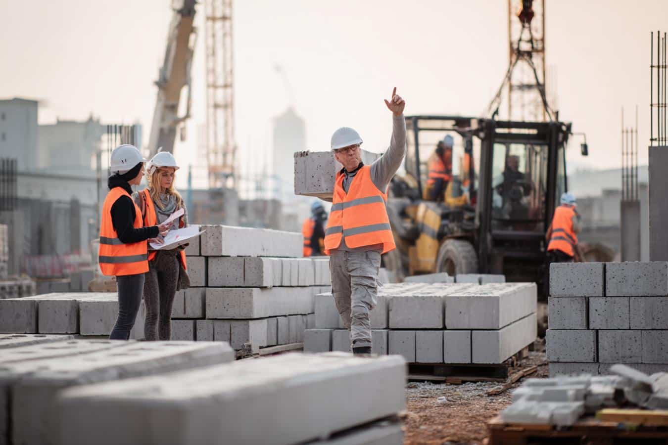 batiments en blocs prefabriques sur chantier